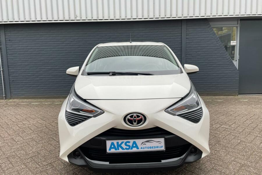 Toyota Aygo 1.0 VVT-i x-play | Sportvelgen | Apple Car Play
