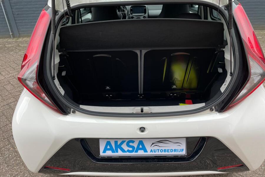 Toyota Aygo 1.0 VVT-i x-play | Sportvelgen | Apple Car Play