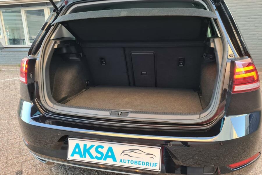 Volkswagen Golf 1.0 TSI Highline | DSG | Navi | Camera
