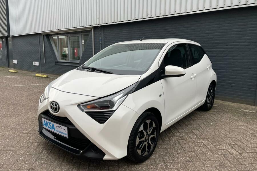 Toyota Aygo 1.0 VVT-i x-play | Sportvelgen | Apple Car Play