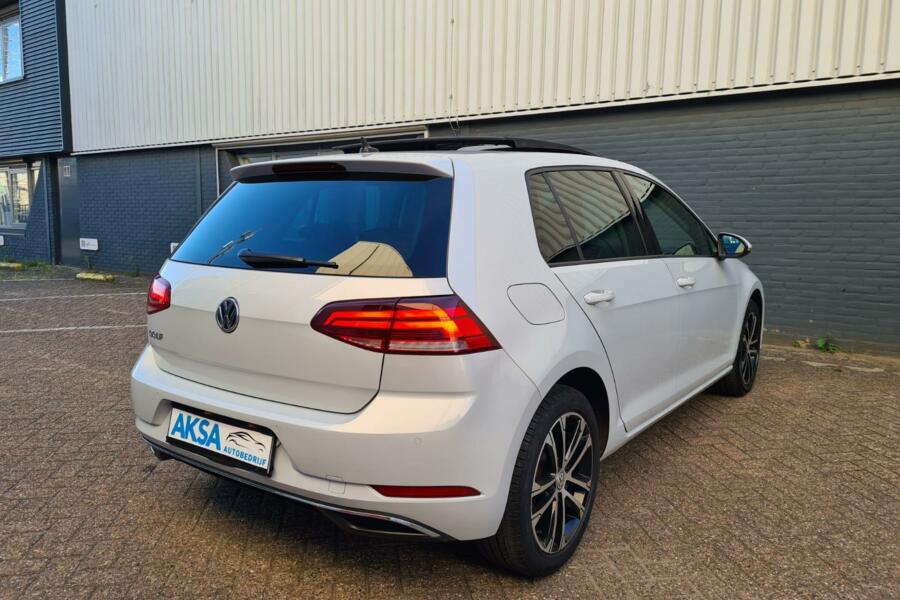 Volkswagen Golf 2.0 TDI Highline | Pano | DSG | 17inch | LED
