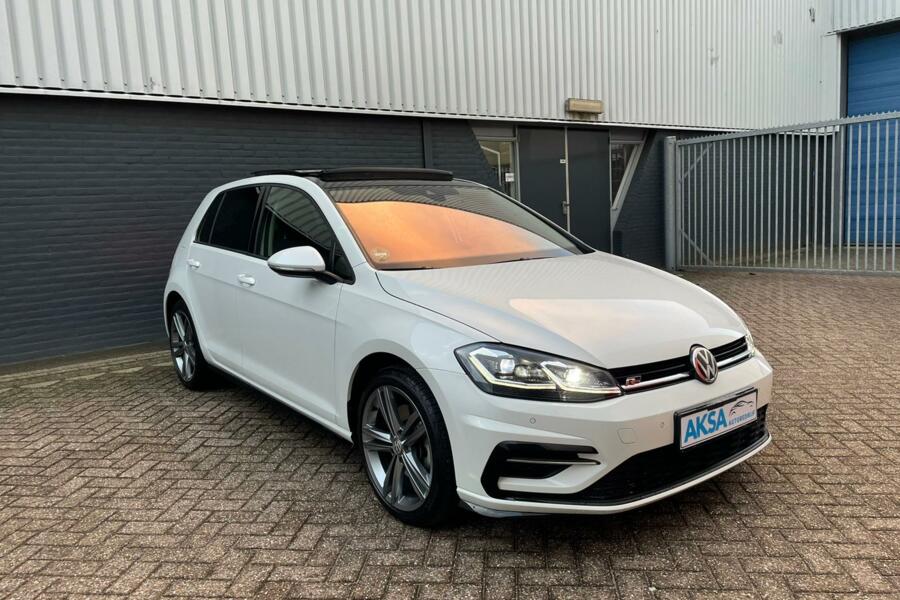 Volkswagen Golf 1.5 TSI  Highline R-line | DSG | Pano | Led