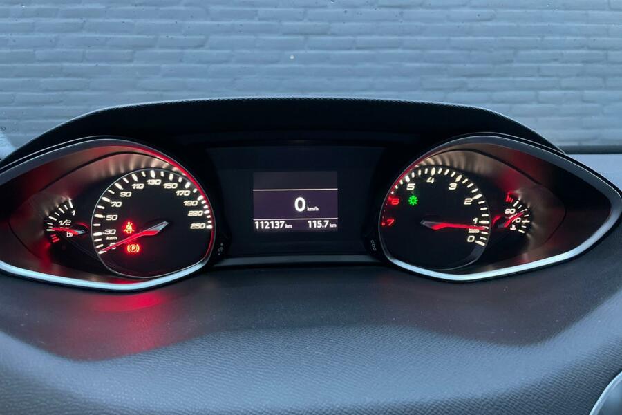 Peugeot 308 1.6 THP Première | Glazendak | 16 inch Sportvelg