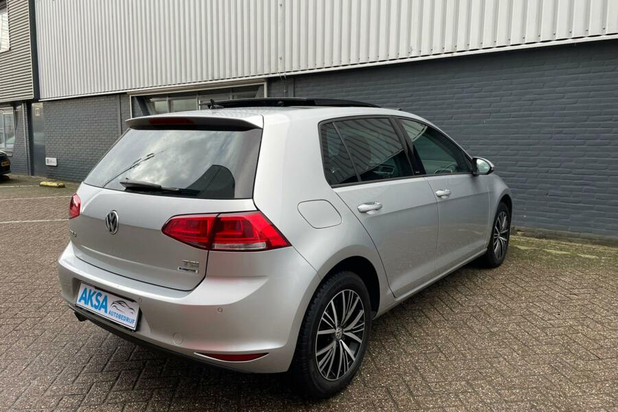Volkswagen Golf 1.2 TSI 110pk Highline | DSG | Pano |Garantie