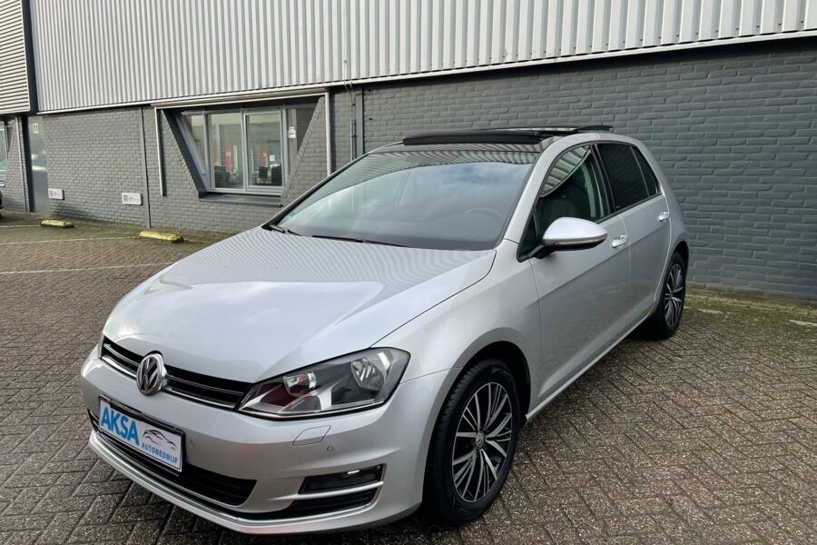 Volkswagen Golf 1.2 TSI 110pk Highline | DSG | Pano |Garantie