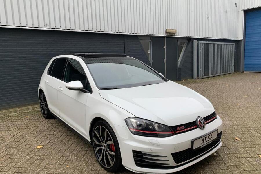 Volkswagen Golf 2.0 TSI GTI Performance | DSG | Pano |19inch