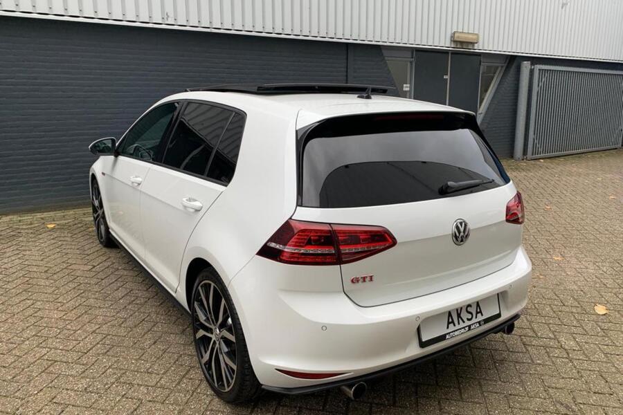 Volkswagen Golf 2.0 TSI GTI Performance | DSG | Pano |19inch