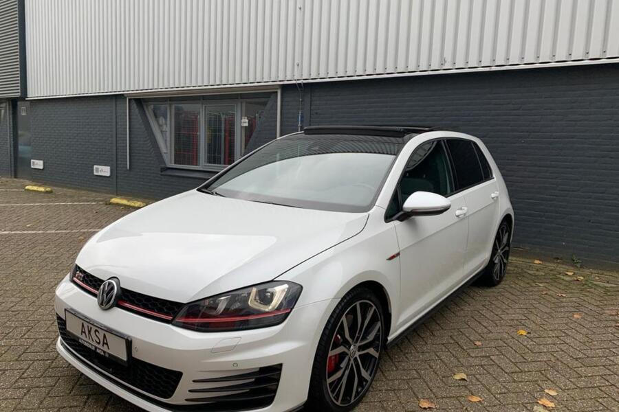 Volkswagen Golf 2.0 TSI GTI Performance | DSG | Pano |19inch