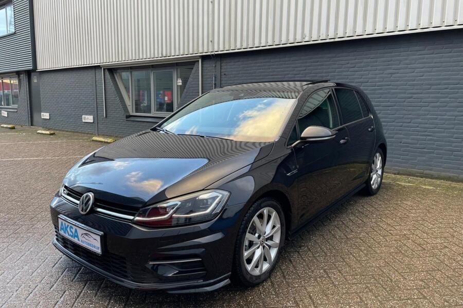 Volkswagen Golf 1.5 TSI ACT 150pk R-Line | Pano | Virtuele Cockpit