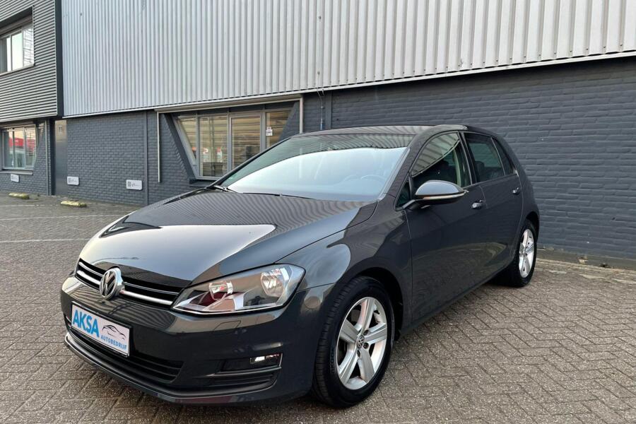 Volkswagen Golf 1.2 TSI Highline 105pk | DSG | Navi | Leder