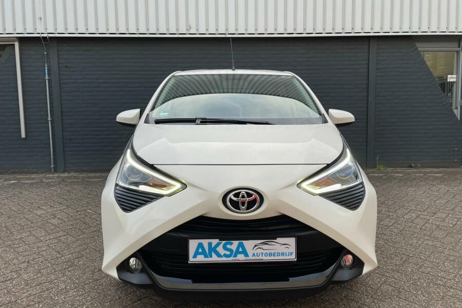 Toyota Aygo 1.0 VVT-i x-play Apple Car Play Sporvelg 15 inch
