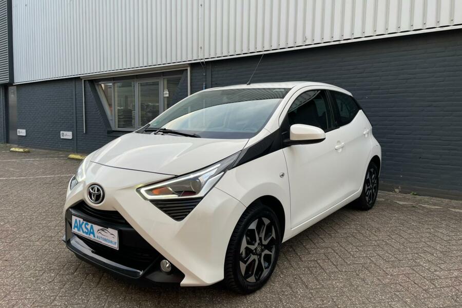 Toyota Aygo 1.0 VVT-i x-play Apple Car Play Sporvelg 15 inch