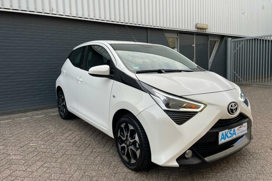 Toyota Aygo 1.0 VVT-i x-play Apple Car Play Sporvelg 15 inch