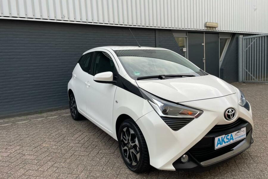 Toyota Aygo 1.0 VVT-i x-play Apple Car Play Sporvelg 15 inch
