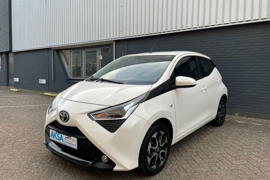 Toyota Aygo 1.0 VVT-i x-play Apple Car Play Sporvelg 15 inch