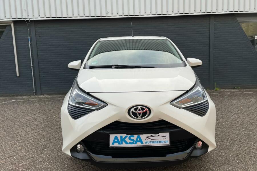 Toyota Aygo 1.0 VVT-i x-play Apple Car Play Sporvelg 15 inch