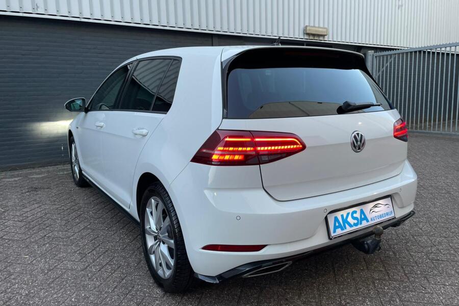 Volkswagen Golf 7 2.0 TDI 150pk R-Line DSG  Virtuele Cockpit