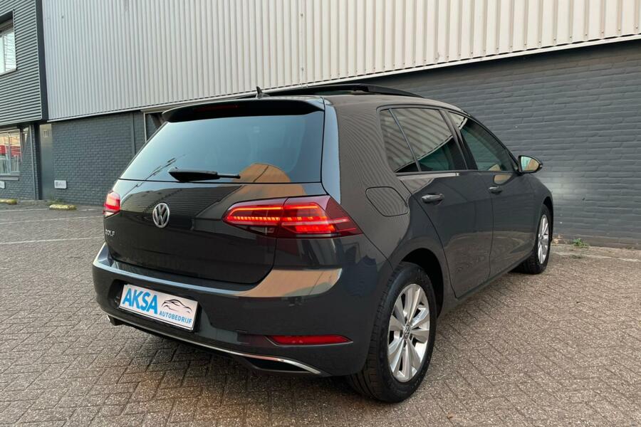Volkswagen Golf 1.0 TSI Highline 116 pk | Pano | DSG |Camera | BTW| ACC | Draadloos opladen
