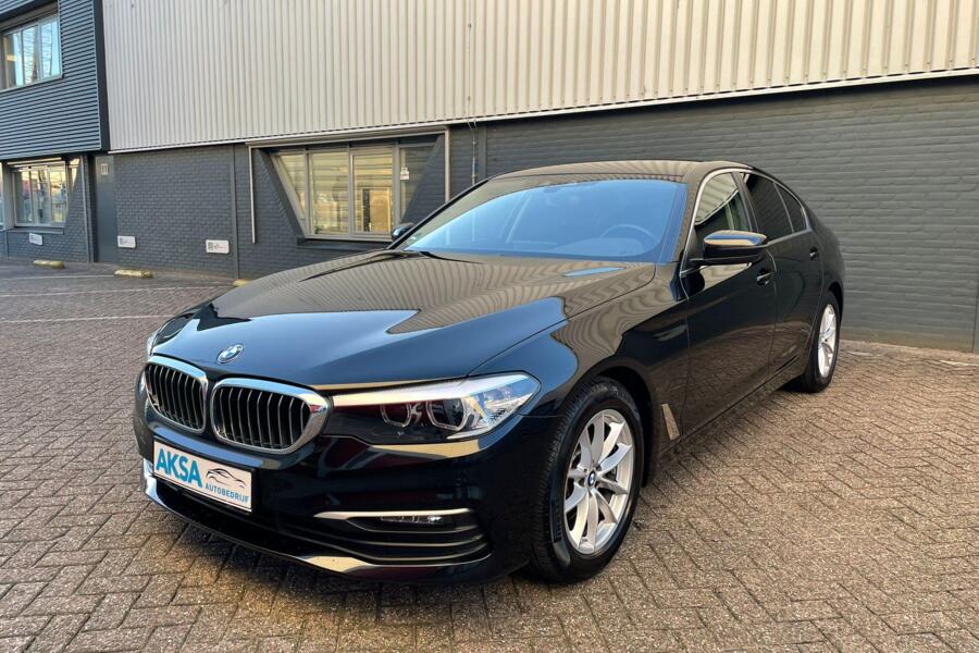 BMW 5-serie 520i High Executive Automaat Leder Memory