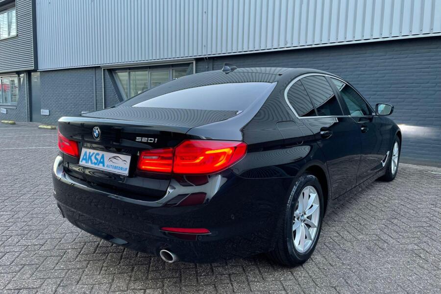 BMW 5-serie 520i High Executive Automaat Leder Memory