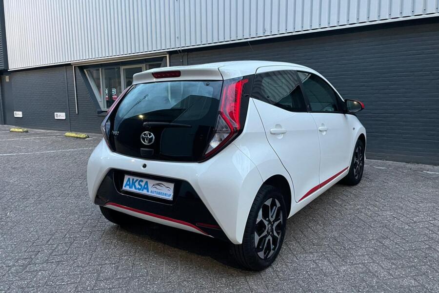Toyota Aygo 1.0 VVT-i x-joy Camera Sportvelg 15 inch Airco