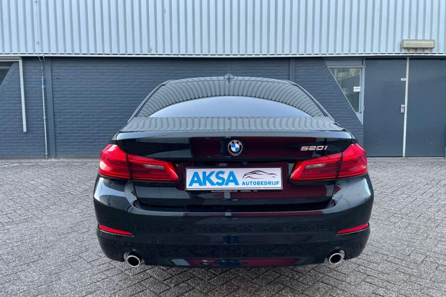BMW 5-serie 520i High Executive Automaat Leder Memory
