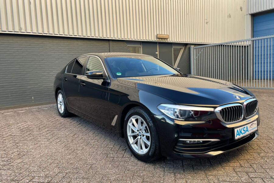 BMW 5-serie 520i High Executive Automaat Leder Memory