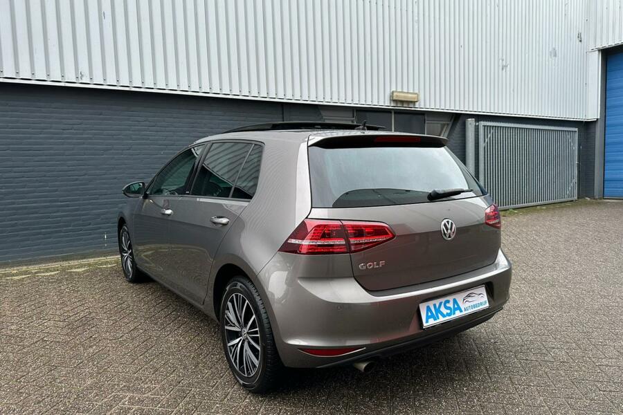 Volkswagen Golf 1.2 TSI AllStar | DSG | Pano | Standkachel | Grote Navi | Garantie