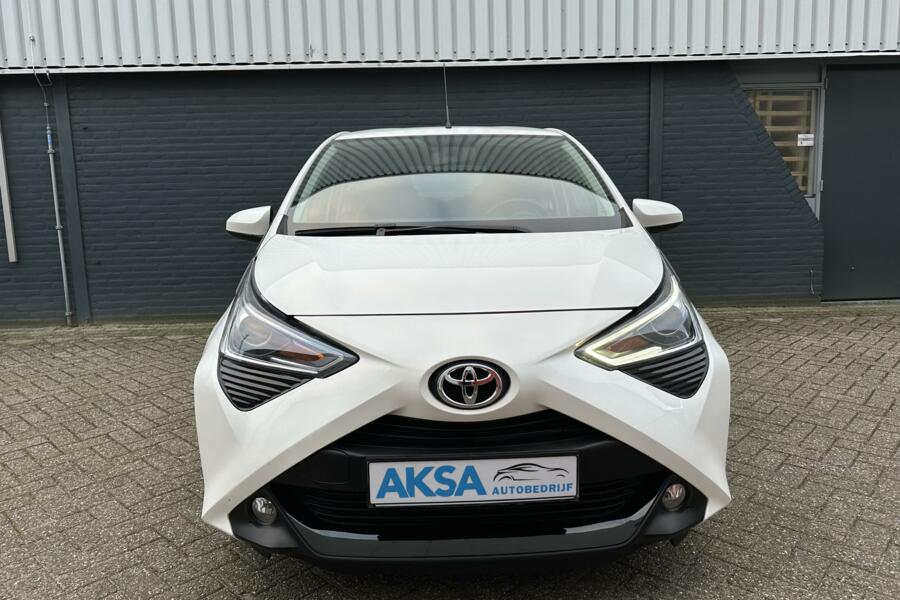 Toyota Aygo 1.0 VVT-i x-play | Automaat | Camera | Sportvelg | Garantie | Airco