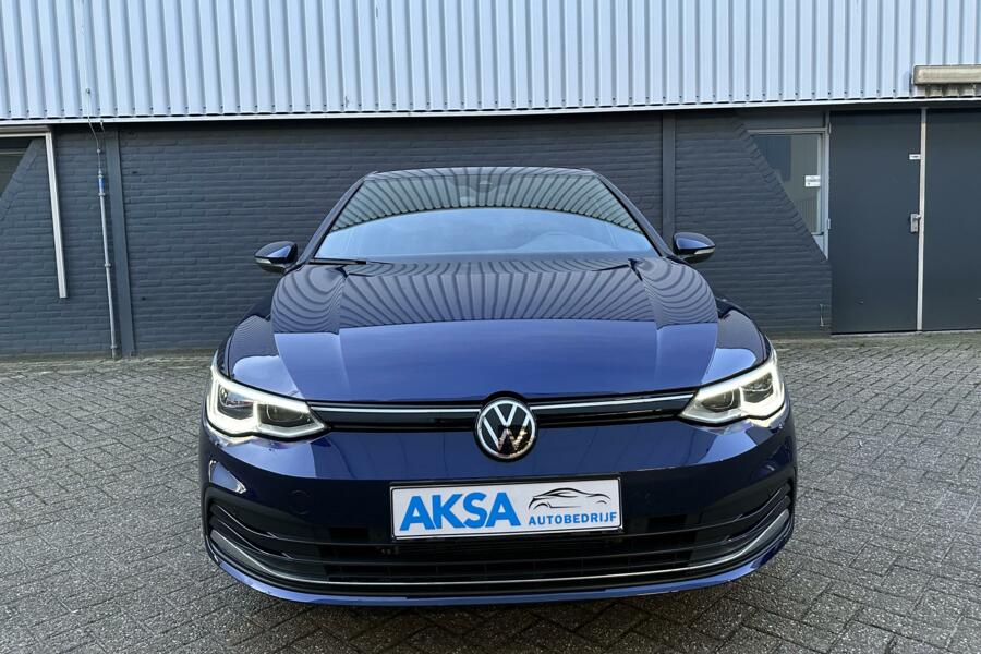 Volkswagen Golf 1.5 eTSI Style | DSG | Camera | Navi |