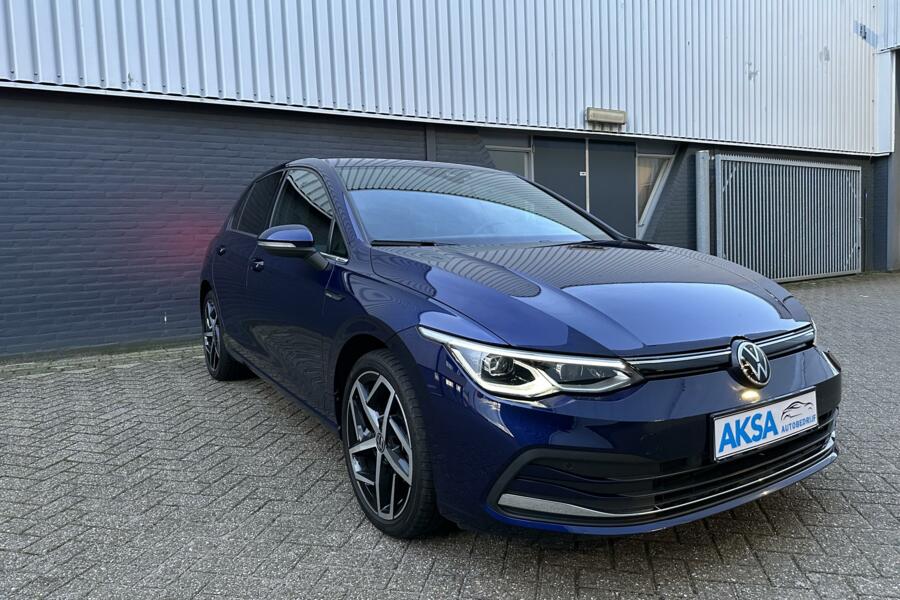 Volkswagen Golf 1.5 eTSI Style | DSG | Camera | Navi |