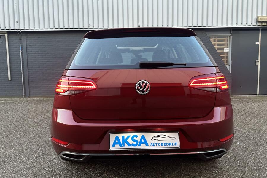 Volkswagen Golf 2.0 TDI Highline | Pano | DSG | Keyless | LED | Dynamic Light | Massagestoel