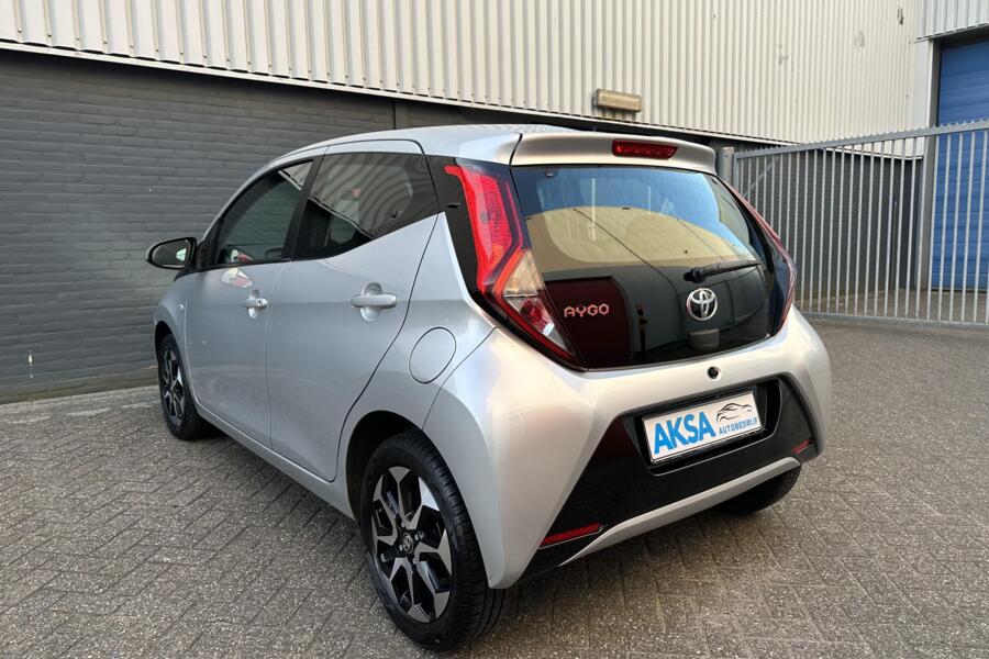 Toyota Aygo 1.0 VVT-i x-play | Automaat | Car Play | Camera | Sportvelgen | Garantie