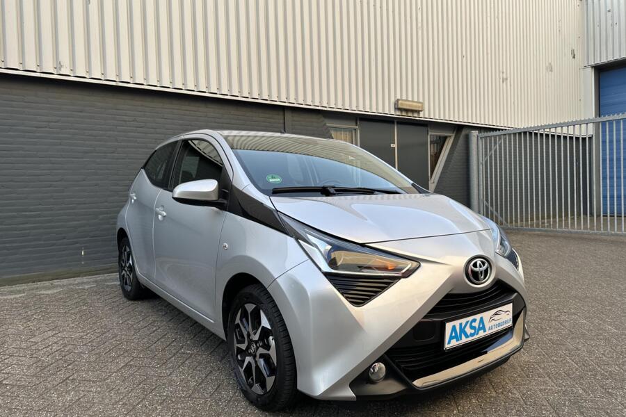 Toyota Aygo 1.0 VVT-i x-play | Automaat | Car Play | Camera | Sportvelgen | Garantie
