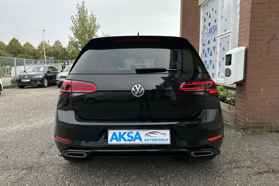 Volkswagen Golf 1.5 TSI 150pk R-Line | Led | Navi | Dynamic Light | 17 inch |