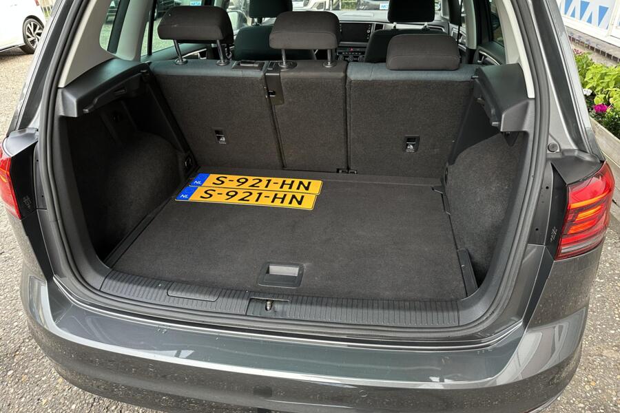 Volkswagen Golf Sportsvan 1.5 TSI ACT iQ Drive 150pk | DSG | Navi | Elektrische trekhaak | Camera | Blindspot | Lane assist | ACC | Front assist | Draadloos laden |  Stuurverwarming