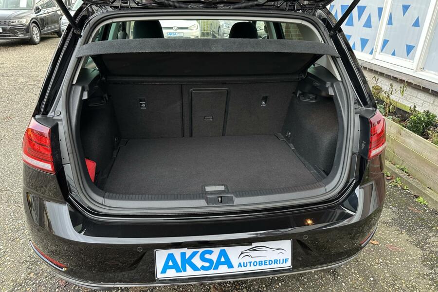 Volkswagen Golf 1.5 TSI Highline 150pk | Incl.btw | DSG | LED | Alcantara | Stoelmassage |