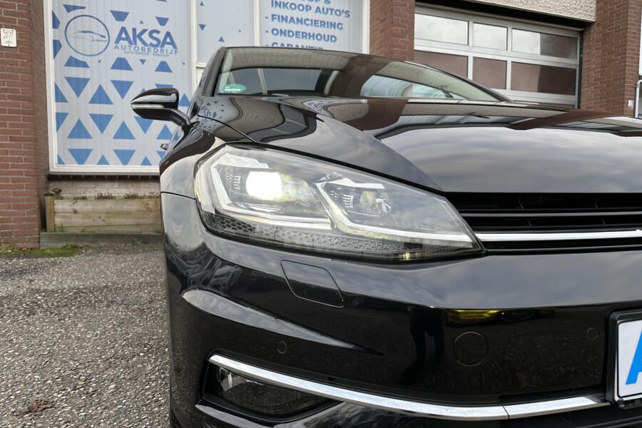 Volkswagen Golf 1.5 TSI Highline 150pk | Incl.btw | DSG | LED | Alcantara | Stoelmassage |