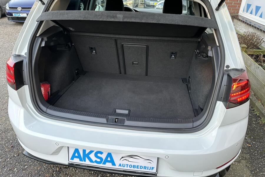 Volkswagen Golf 1.5 TSI 150pk R-Line | DSG | ACC | Verlaagd | LED | Dynamic Light | Alcantara | Navi | Car Play | Garantie