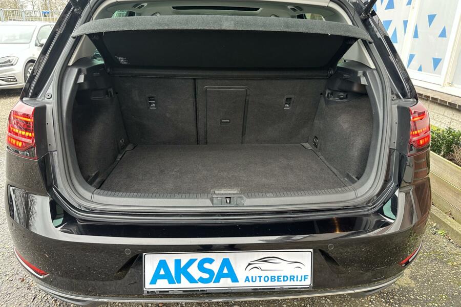 Volkswagen Golf 1.0 TSI 110pk Highline | Pano | DSG | Navi | Alcantara