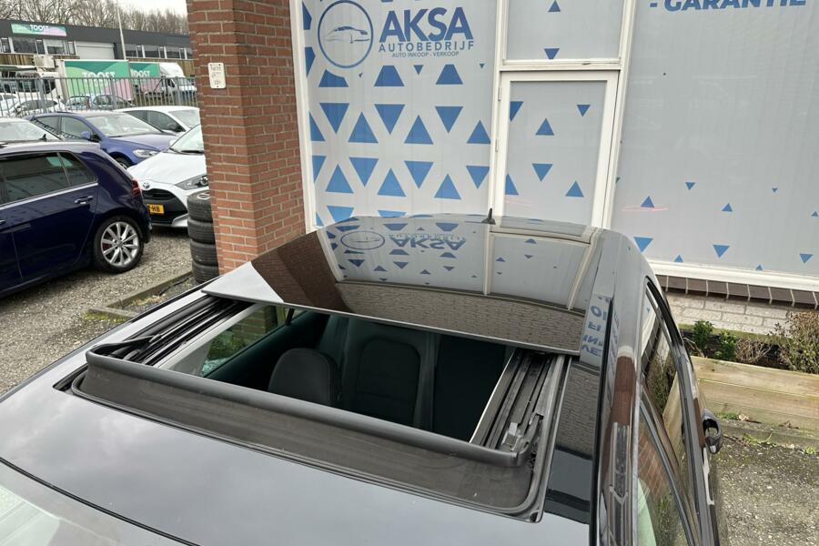 Volkswagen Golf 1.0 TSI 110pk Highline | Pano | DSG | Navi | Alcantara