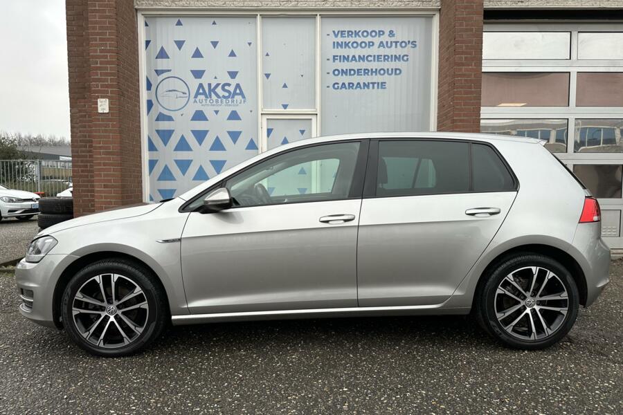Volkswagen Golf 1.2 TSI Lounge 110pk | DSG | Xenon | 17 inch | Stlvw | Garantie