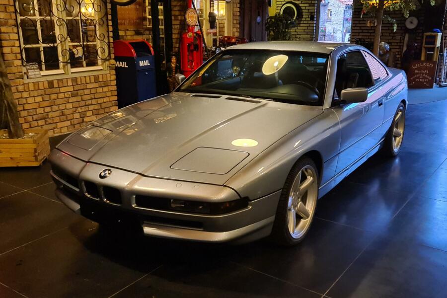 BMW 850i   V12    bouwjaar  1990