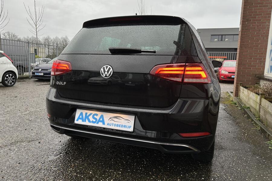 Volkswagen Golf 2.0 TDI 150 pk | DSG | Digitale Cockpit | Camera | Alcantara | 17 inch