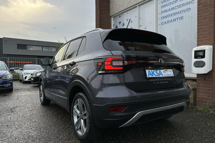Volkswagen T-Cross 1.5 TSI 150pk 2x R-Line | DSG | Camera | Lane Assist | Virtuele Cockpit