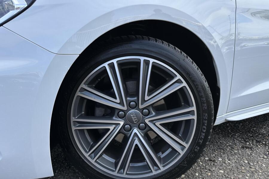 Audi A1 Sportback 30 TFSI S Line 116pk B&O systeem/CarPlay/LaneAssist/FrontAssist/17inch/Stlvw/Garantie