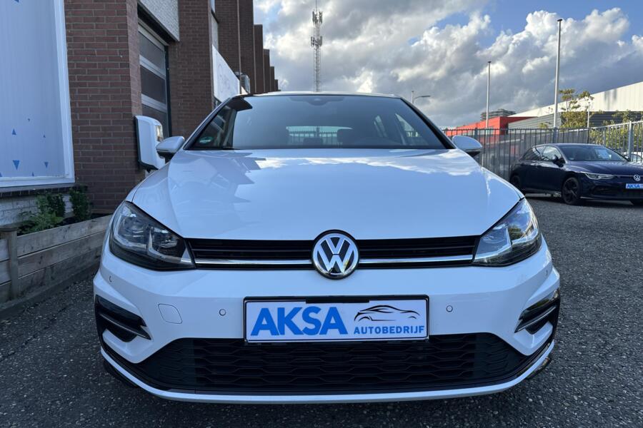 Volkswagen Golf 1.5 TSI 150pk 3 x R-Line Pano/DSG/Camera/Blindspot/Memory/Leder