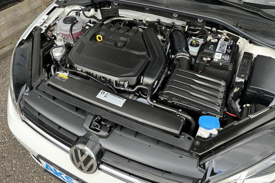 Volkswagen Golf 1.5 TSI 150pk 3 x R-Line Pano/DSG/Camera/Blindspot/Memory/Leder