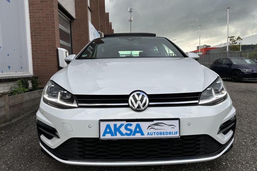 Volkswagen Golf 1.5 TSI 150pk 3 x R-Line Pano/DSG/Camera/Blindspot/Memory/Leder