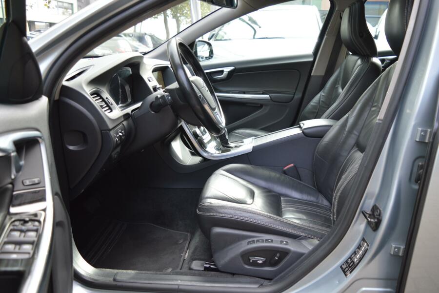Volvo V60 2.4 D6 AWD Plug-In Hybrid Pure Limited|Leder|Nap!!
